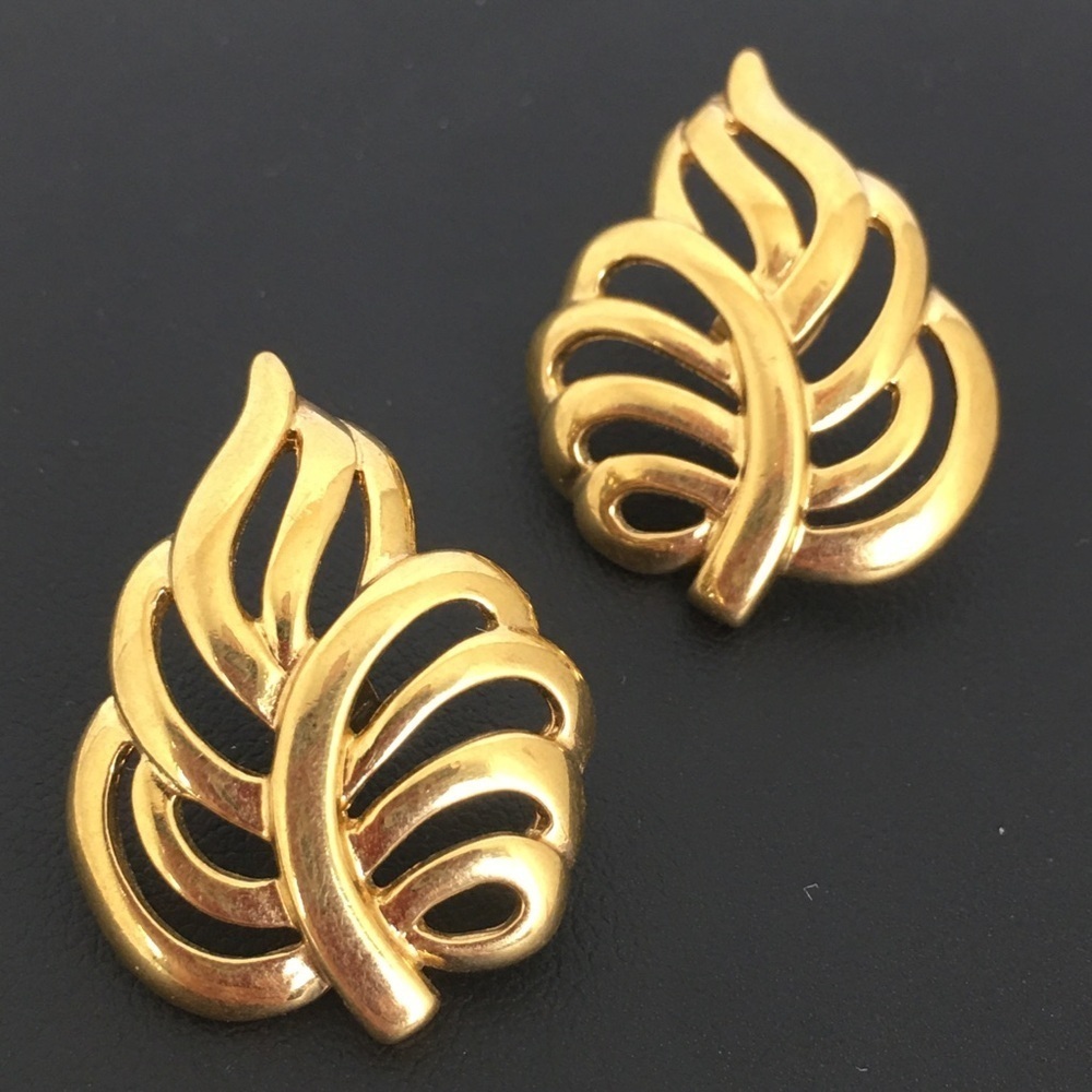 Vintage Napier Signed Estate Earrings Gold Tone Filigree Leaf Pierced Post Retro - Picture 4 of 13